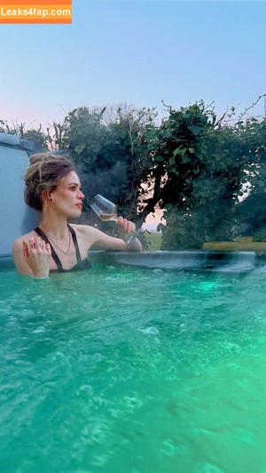 Hollie Bennett фото #0131