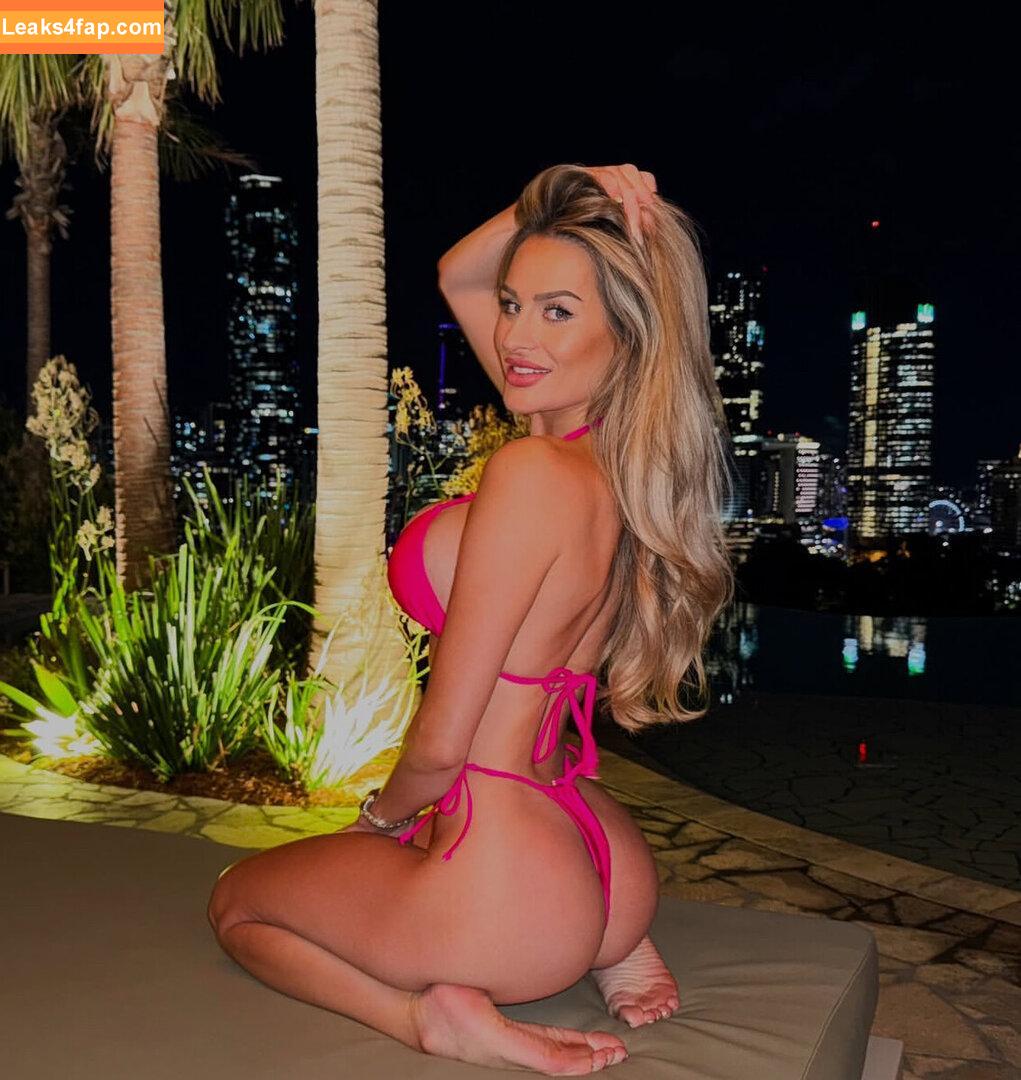 Holliecrombiex leaked photo photo #0011