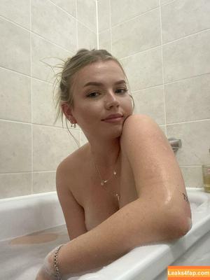 holliesworldd photo #0030