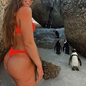 Holly Aitchison photo #0008