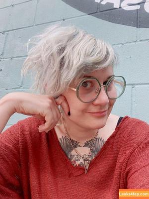 Holly Conrad photo #0041