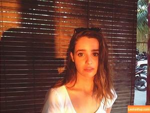 Holly Earl photo #0003