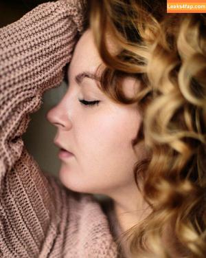 Holly Garner photo #0063