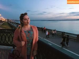 Holly Garner photo #0066