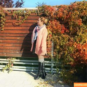 Holly Garner photo #0073