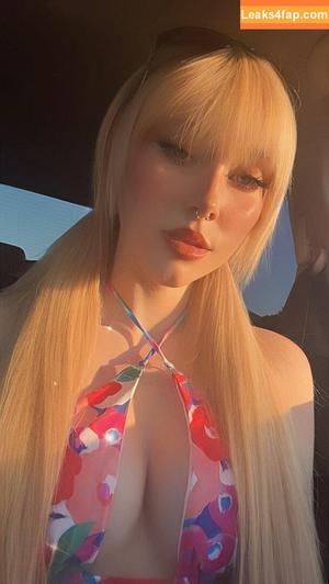 Holly Halen photo #0021