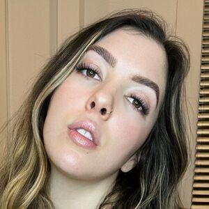 Holly Hunt photo #0008