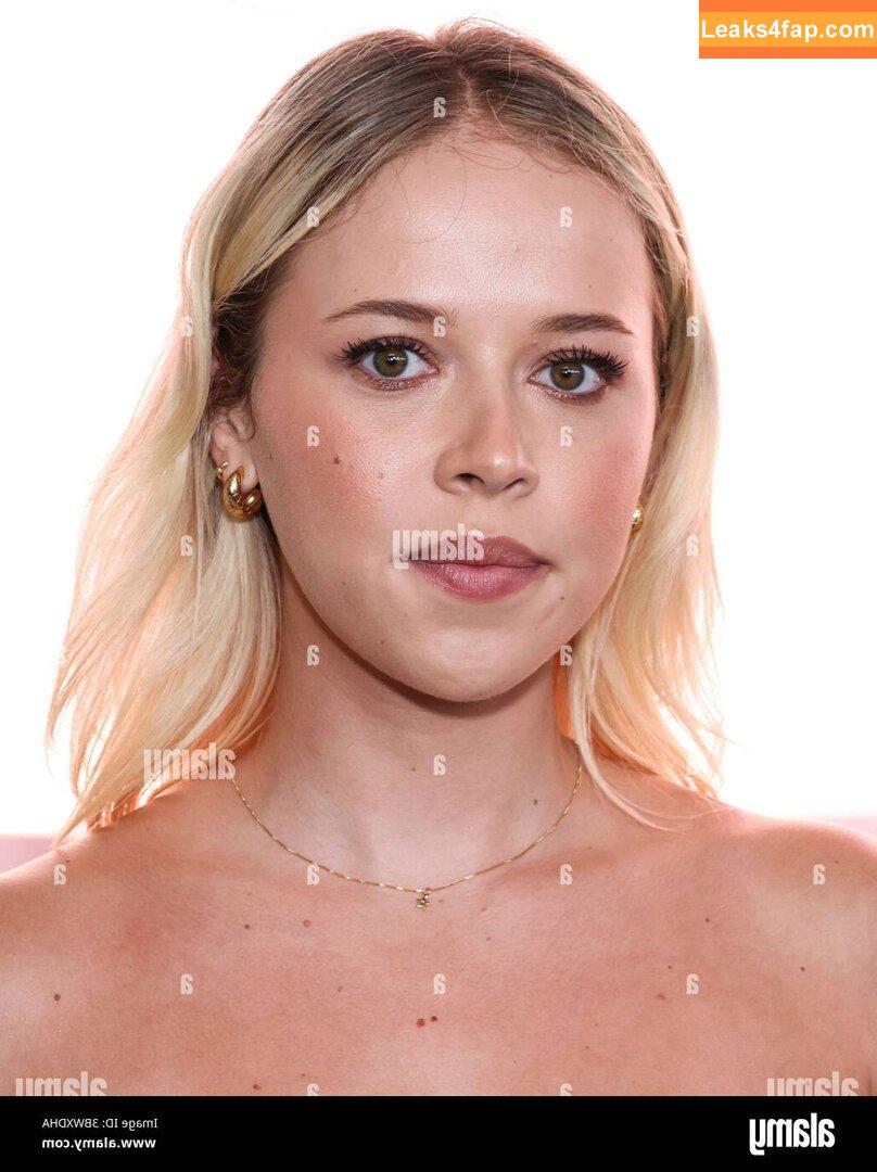 Holly J Barrett /  leaked photo photo #0006