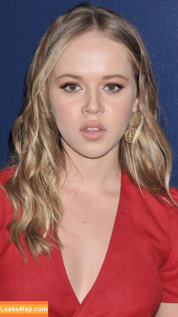 Holly J Barrett /  leaked photo photo #0013