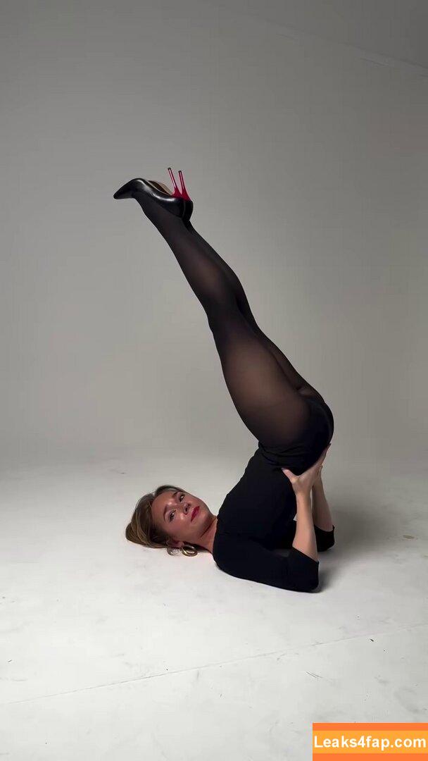 Holly Taylor / actress / holly_taylor / hollytaylor97 / lilydarling leaked photo photo #0130