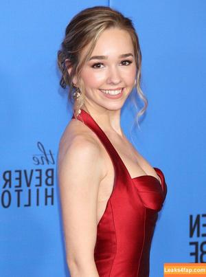 Holly Taylor photo #0001