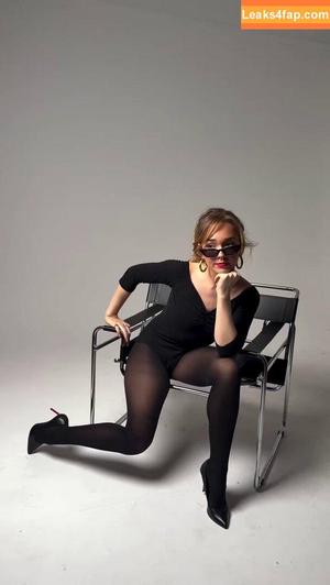 Holly Taylor photo #0127