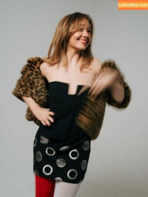 Holly Taylor photo #0141