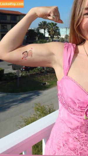 Holly Taylor photo #0149