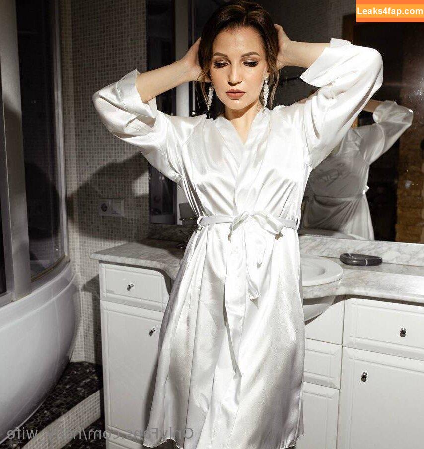 holly_wife /  leaked photo photo #0007