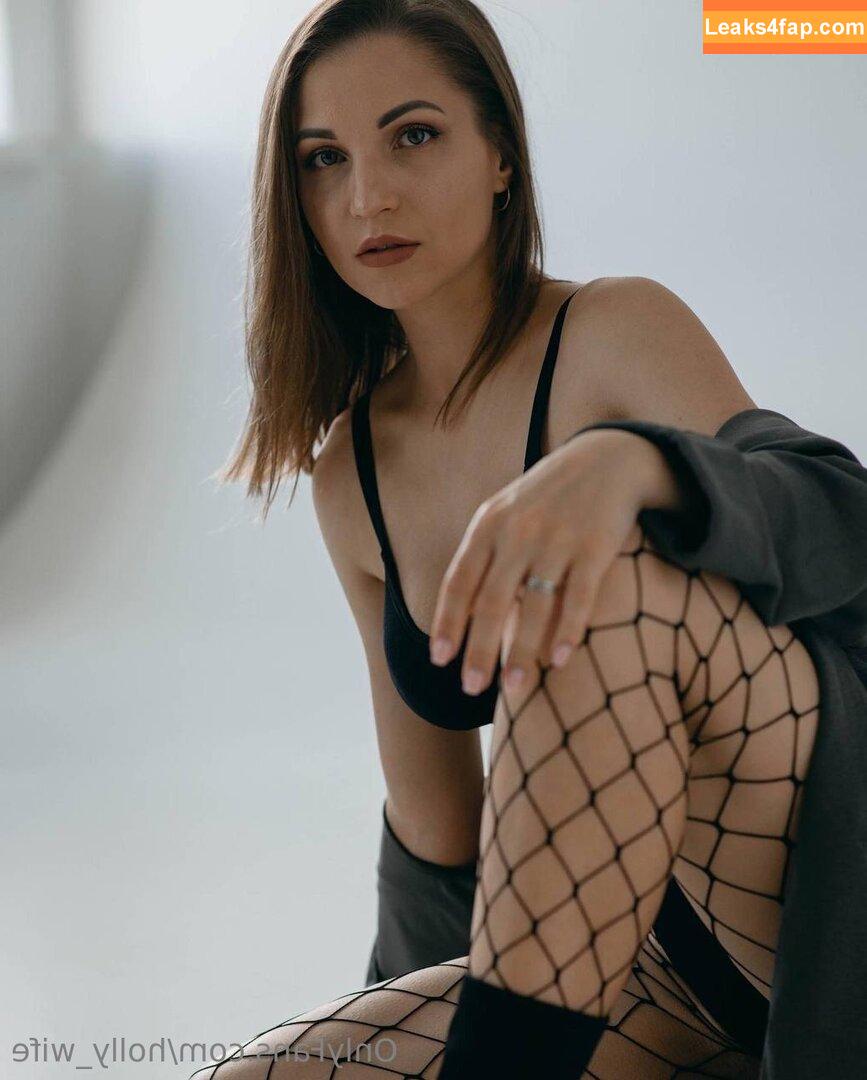 holly_wife /  leaked photo photo #0013