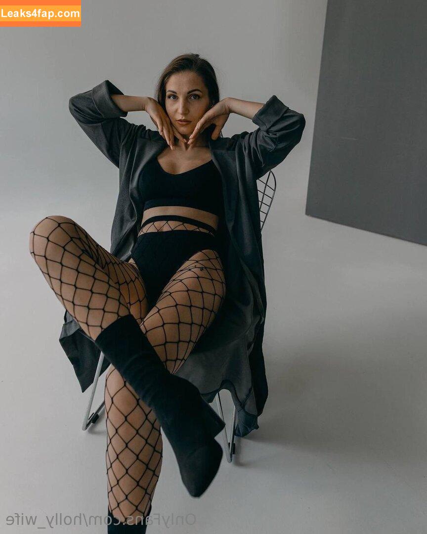 holly_wife /  leaked photo photo #0015