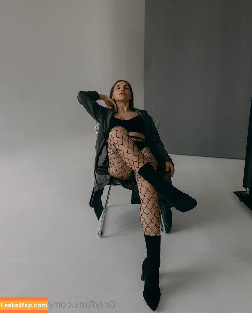 holly_wife /  leaked photo photo #0018