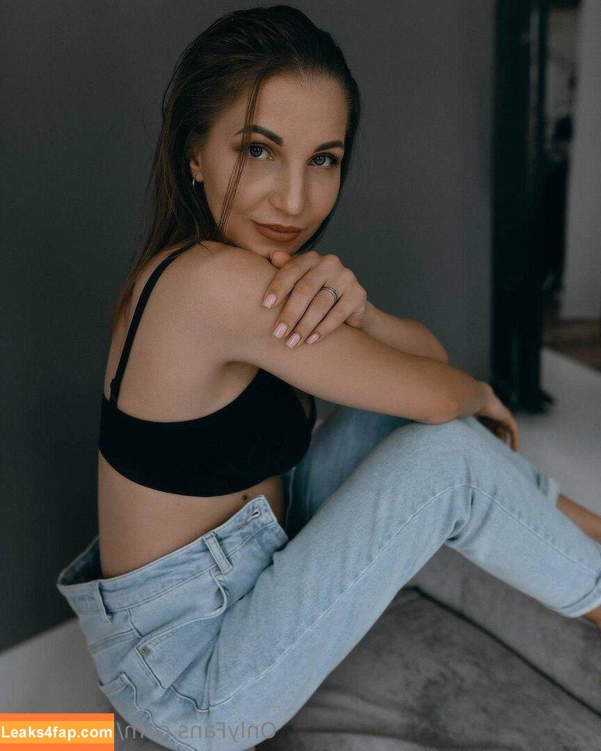 holly_wife /  leaked photo photo #0020