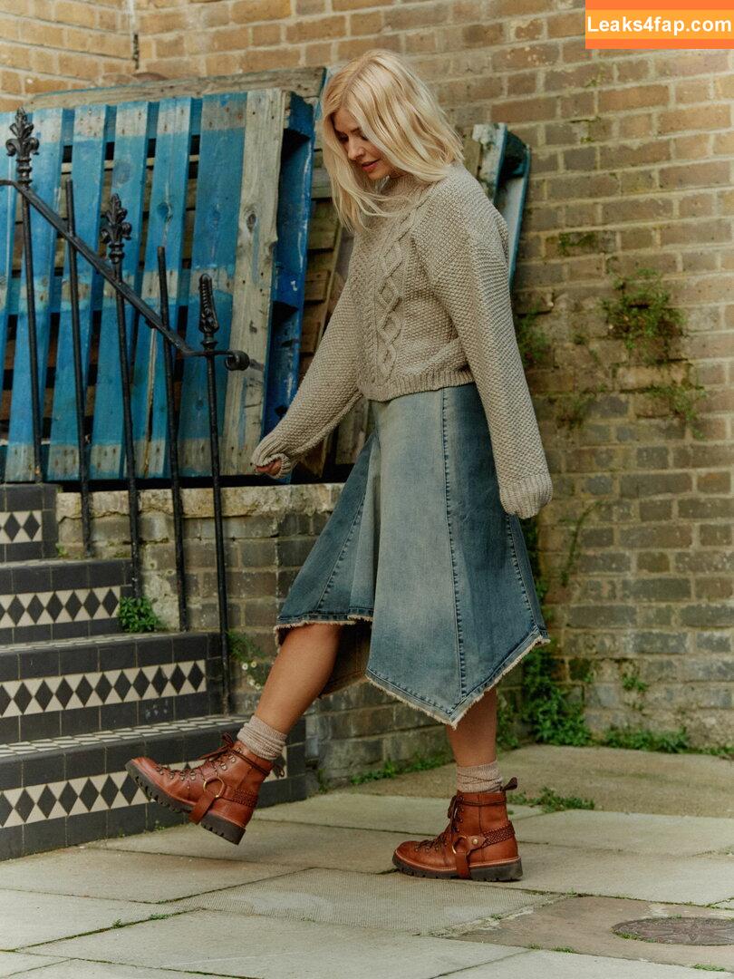Holly Willoughby / hollywilloughby leaked photo photo #0390