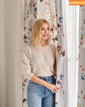 Holly Willoughby photo #0358