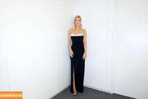 Holly Willoughby photo #0366