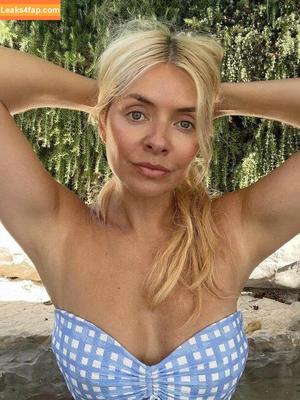 Holly Willoughby photo #0498