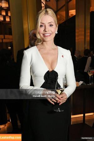 Holly Willoughby photo #0559