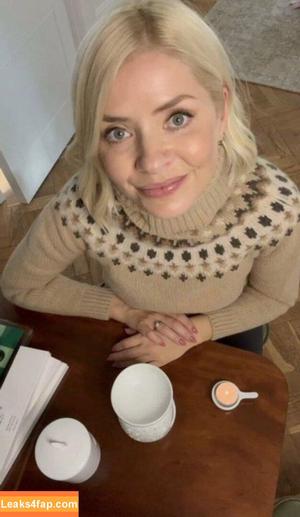 Holly Willoughby photo #0569