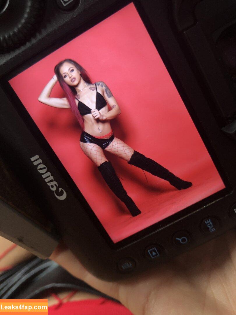 hollyhendrix_ / hollyhendrixofficial leaked photo photo #0008