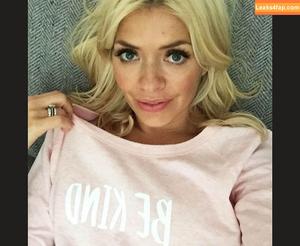 hollyWilloughby photo #0018