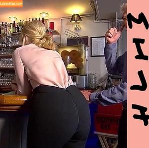 hollyWilloughby photo #0019