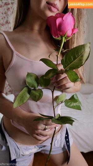 HoneyGirl photo #0013