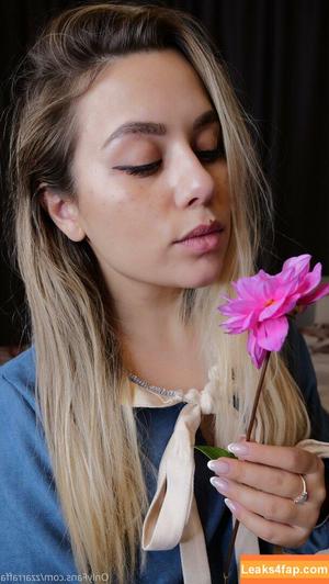 HoneyGirl photo #0038