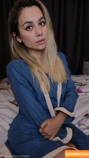 HoneyGirl photo #0042