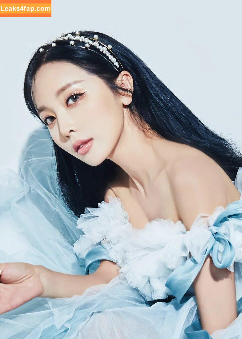 Hong Jin Young /  leaked photo photo #0006