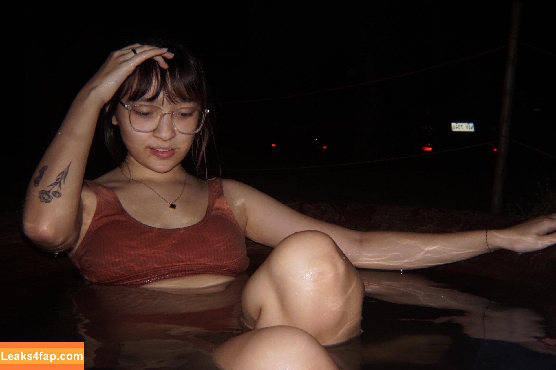 hooleeyah / Juju / Julia Henares / hooleeyah_ leaked photo photo #0003