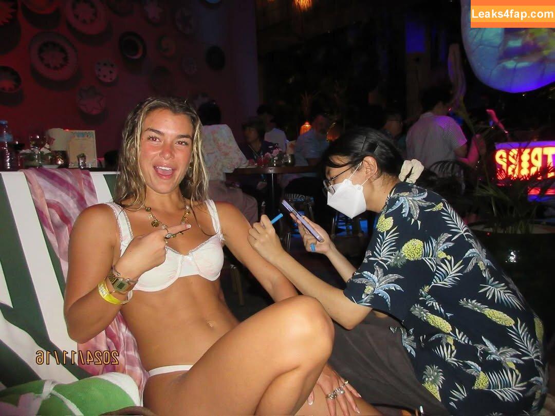 Hopie Schlenker / hopie.schlenker leaked photo photo #0306