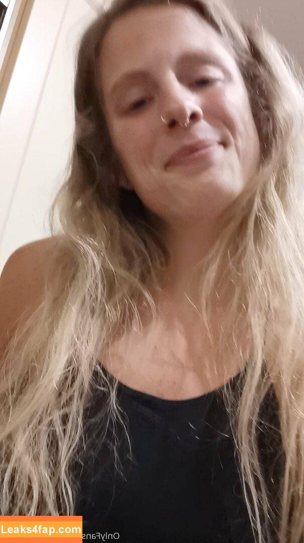 hornycavegirl /  leaked photo photo #0005