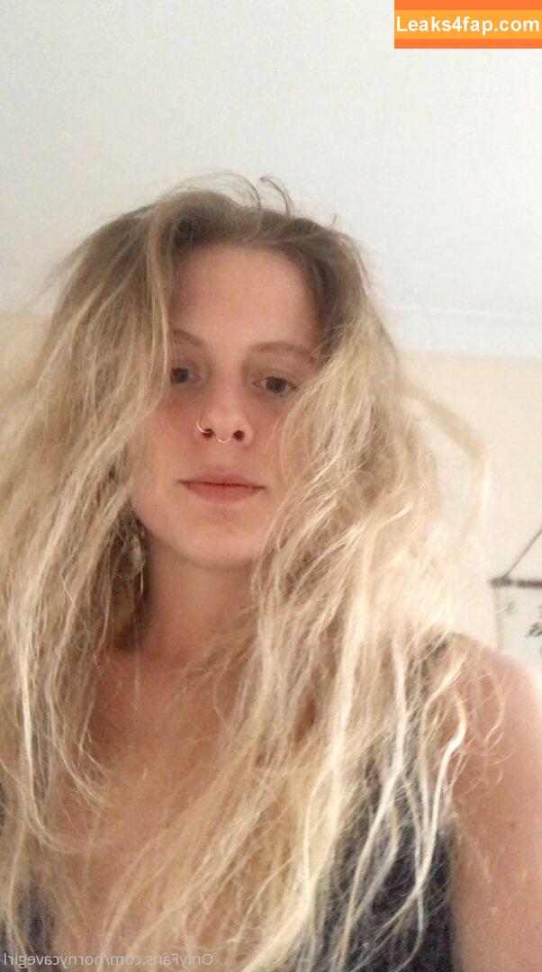 hornycavegirl /  leaked photo photo #0006