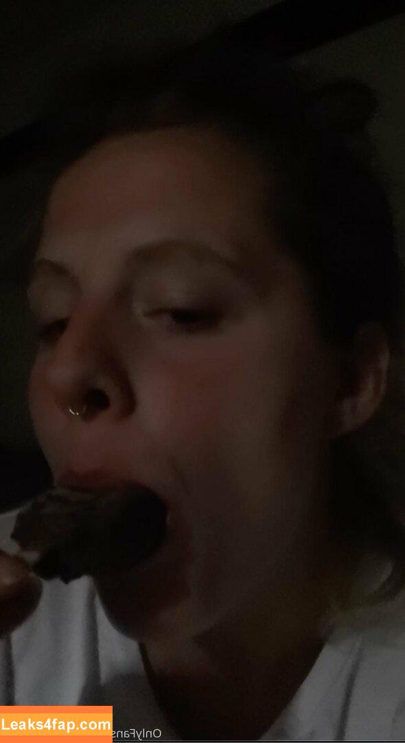 hornycavegirl /  leaked photo photo #0007