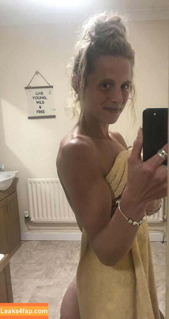 hornycavegirl /  leaked photo photo #0049