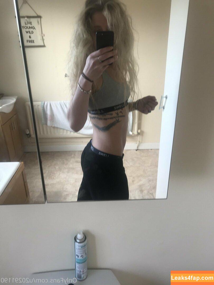 hornycavegirl /  leaked photo photo #0059