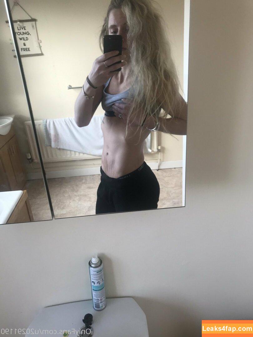 hornycavegirl /  leaked photo photo #0060