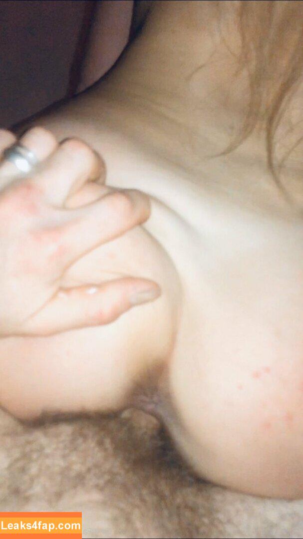 hornycavegirl /  leaked photo photo #0072