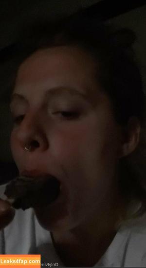 hornycavegirl photo #0007