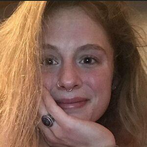 hornycavegirl photo #0027