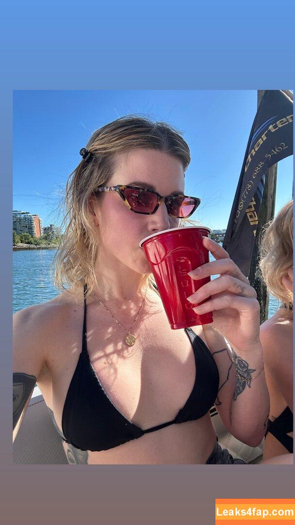 Horsegirldotjpeg / Sophia / husbandwanter_ / internetdaughter leaked photo photo #0110