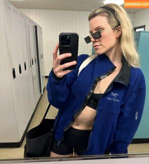 Horsegirldotjpeg photo #0107