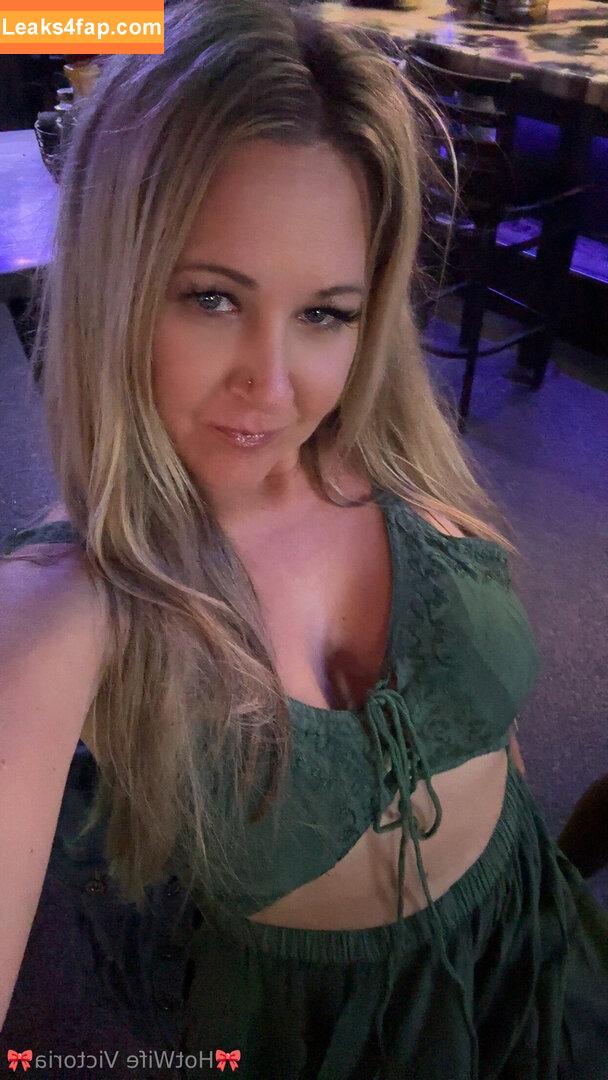 hot_wife_victoria / Hotwife_Vxxx / _torias_secret_ leaked photo photo #0357
